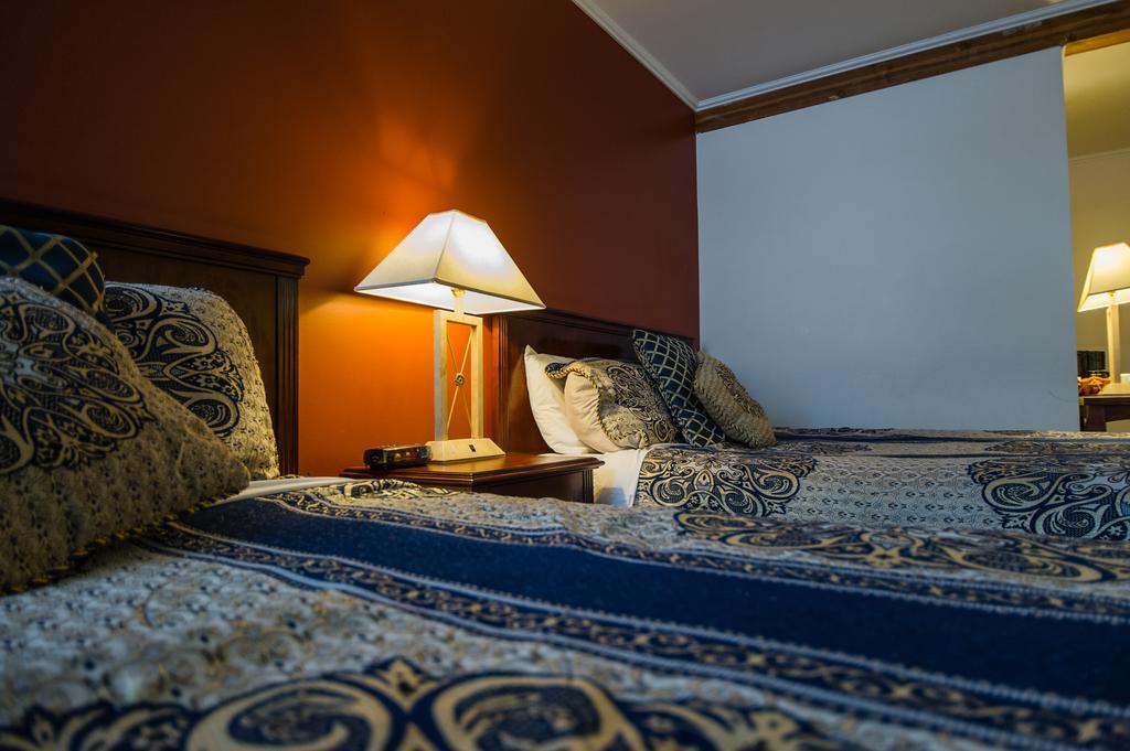 Grizz Hotel Ревелсток Экстерьер фото