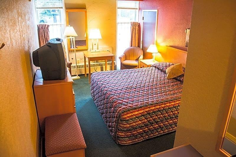 Grizz Hotel Ревелсток Экстерьер фото