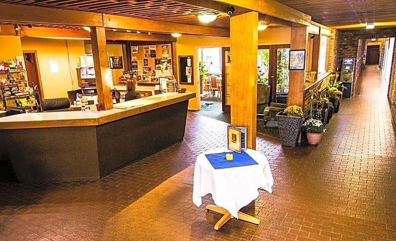Grizz Hotel Ревелсток Экстерьер фото